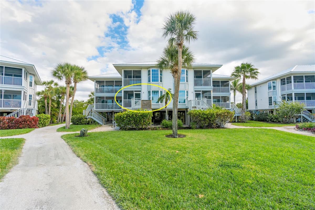 7454 PALM ISLAND DRIVE — photo 2 of 36