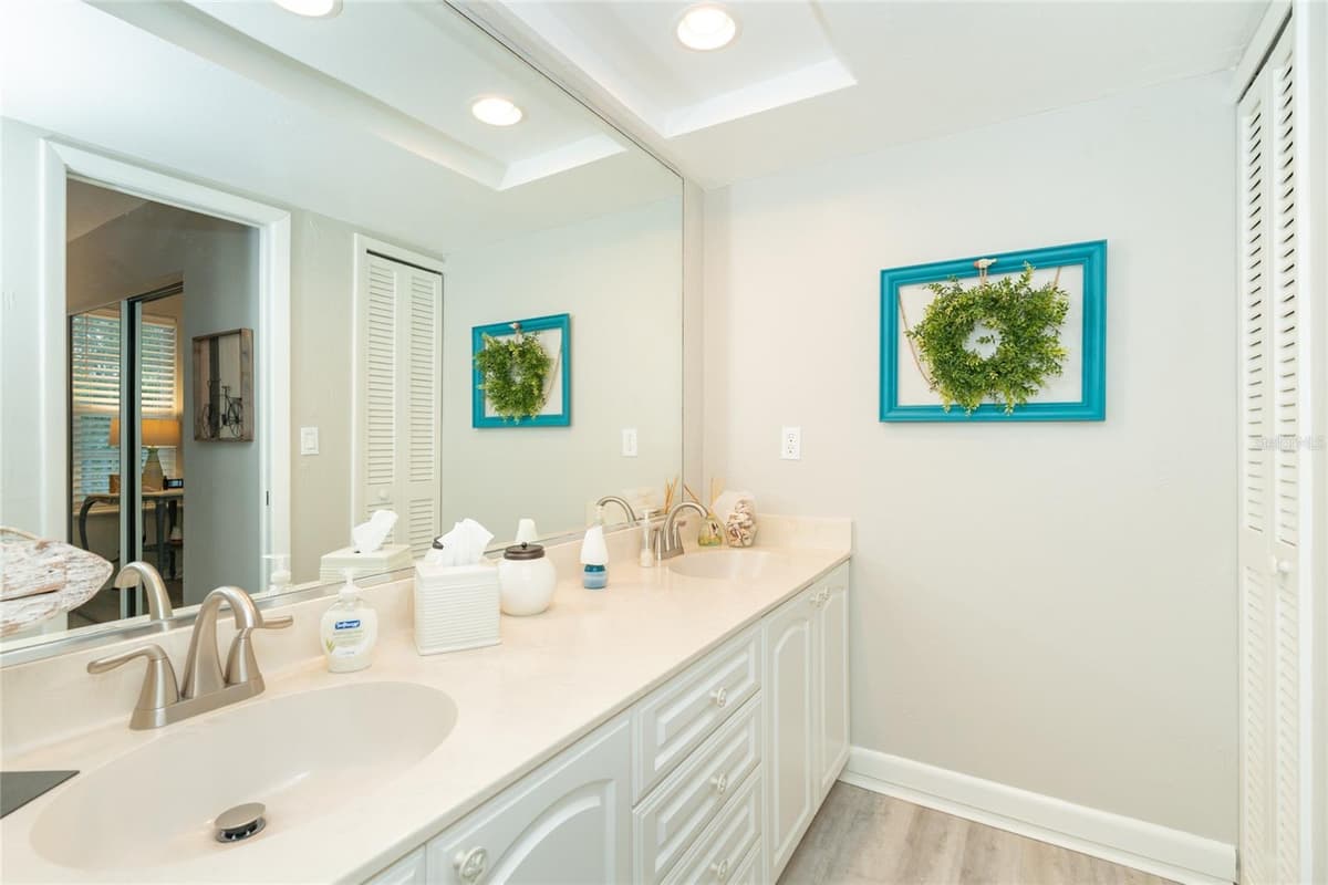 7454 PALM ISLAND DRIVE — photo 31 of 36