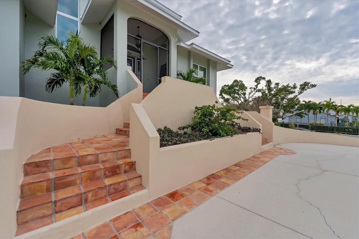 342 GREEN DOLPHIN DRIVE — photo 8 of 54
