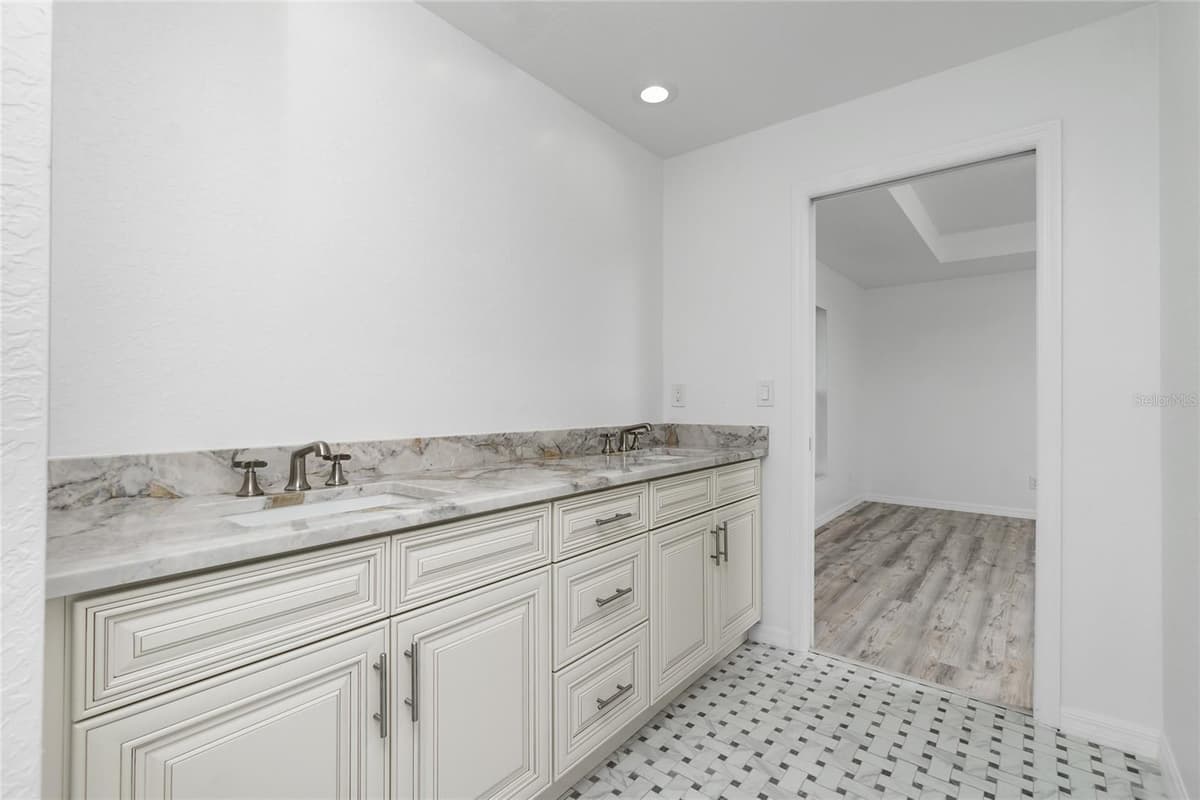 8099 WALBERT STREET — photo 27 of 55