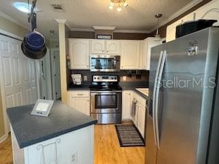 4300 RIVERSIDE DRIVE — photo 17 of 38