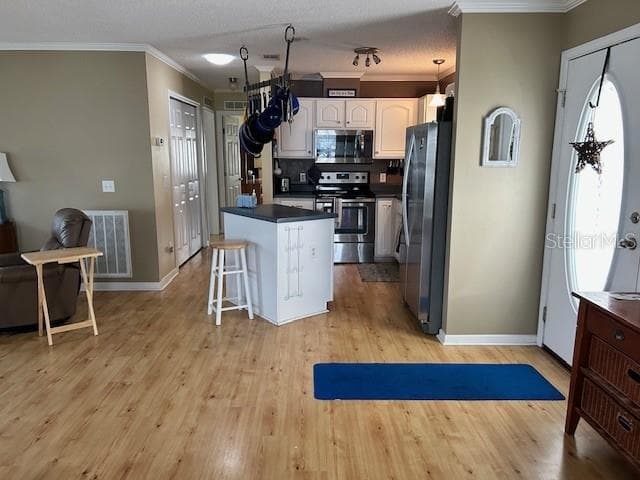 4300 RIVERSIDE DRIVE — photo 9 of 38
