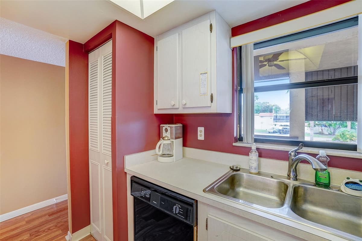 2400 WINDING CREEK BOULEVARD — photo 20 of 43