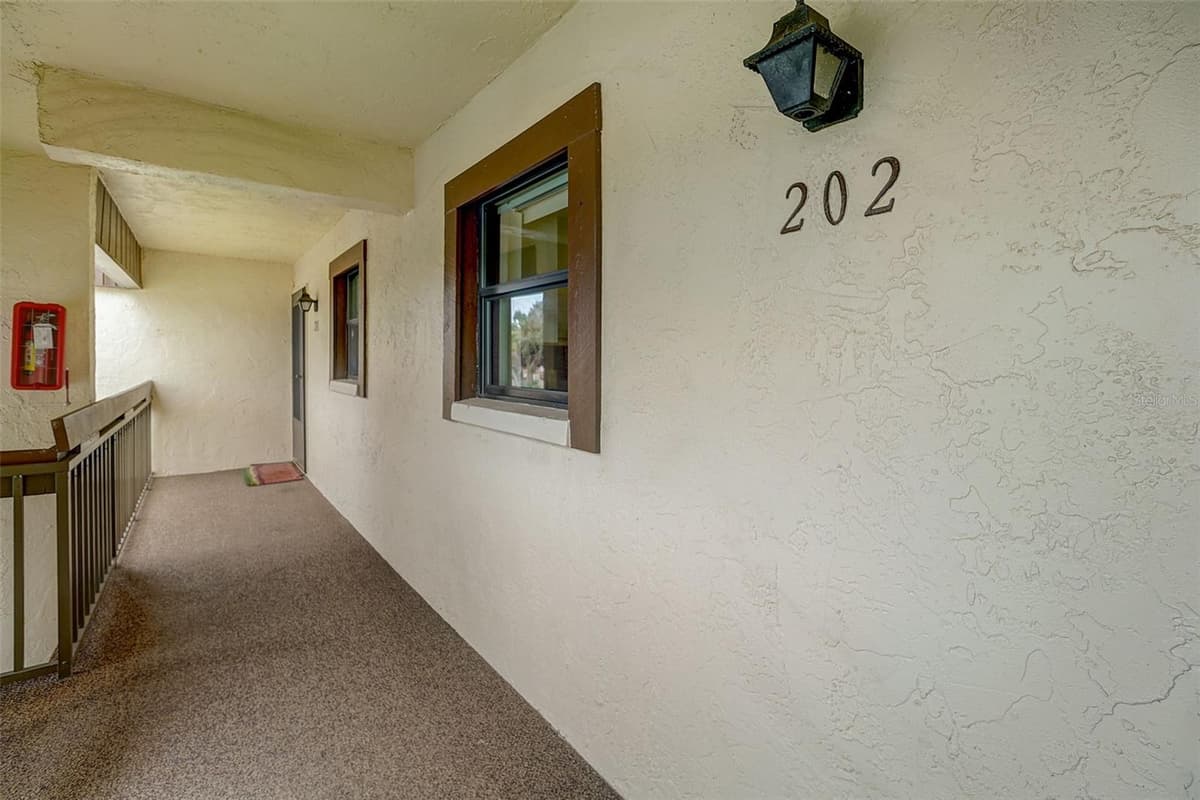 2400 WINDING CREEK BOULEVARD — photo 4 of 43