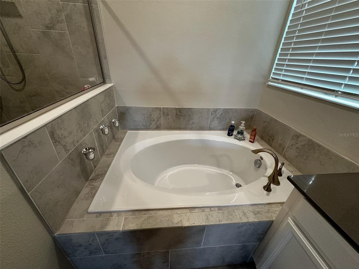 3253 WAUSEON DRIVE — photo 32 of 40