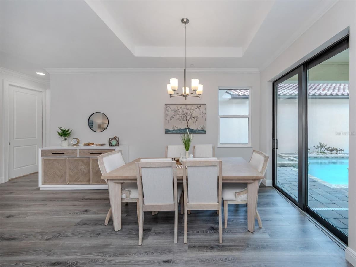 922 VENICE AVENUE — photo 5 of 41