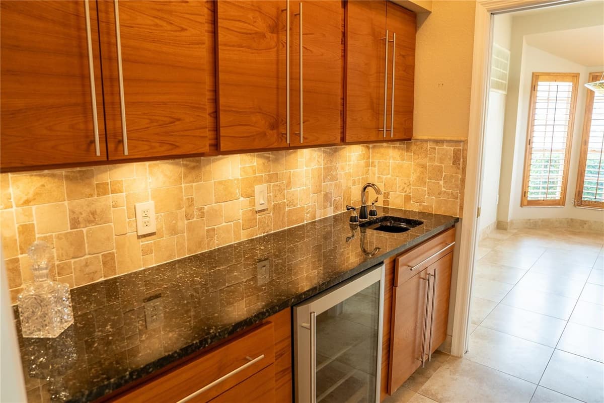 326 SAINT GEORGE COURT — photo 16 of 37