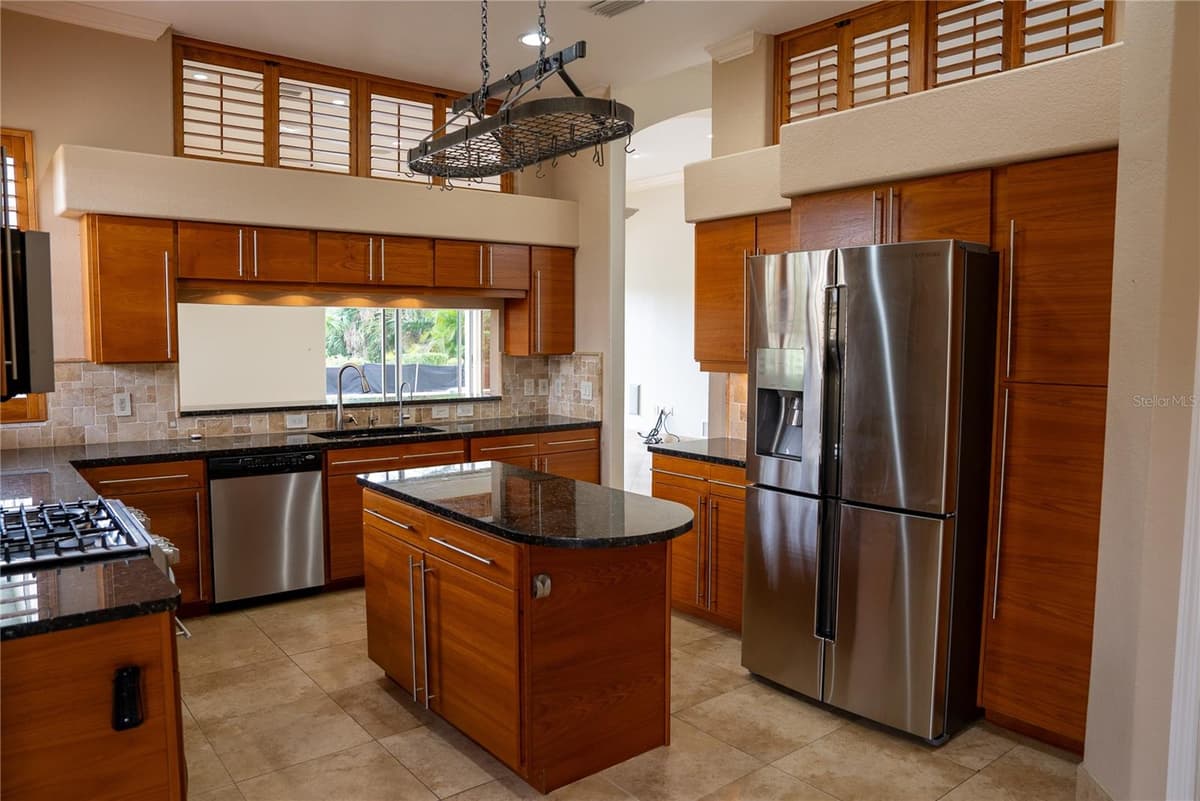 326 SAINT GEORGE COURT — photo 14 of 37