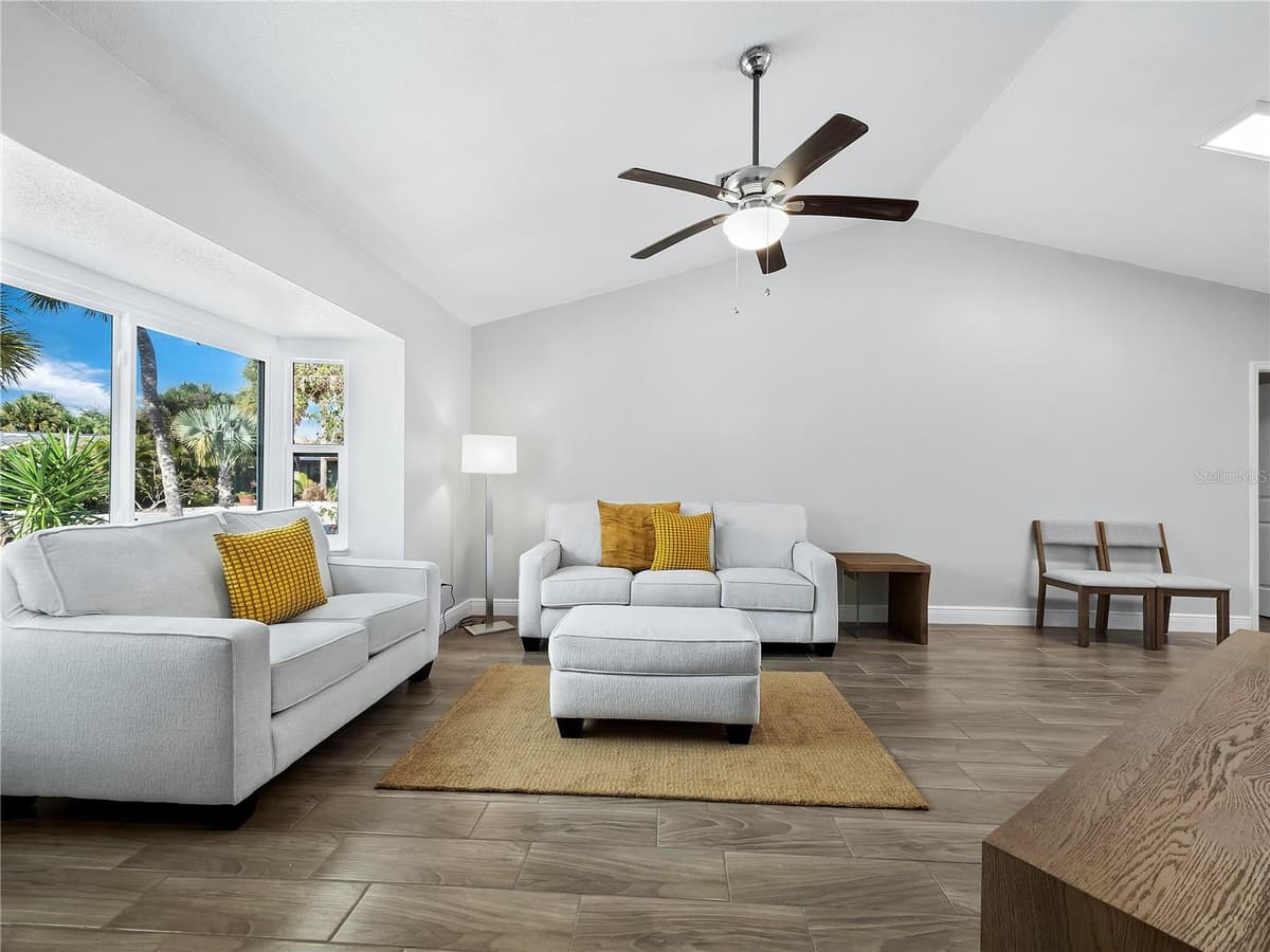 516 CASAS BONITAS WAY — photo 3 of 25