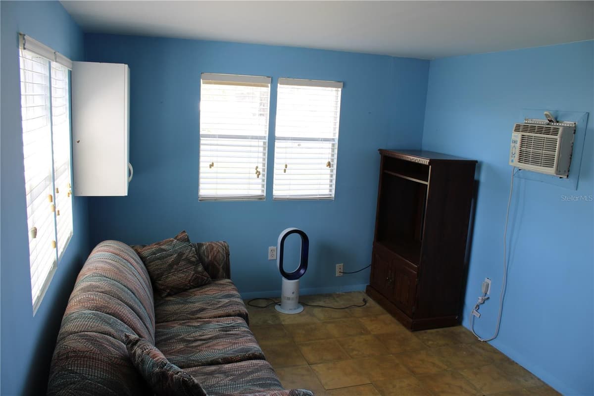 5143 NORTHSHORE DRIVE — photo 26 of 51