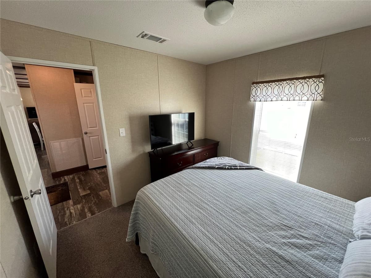 5143 NORTHSHORE DRIVE — photo 19 of 51