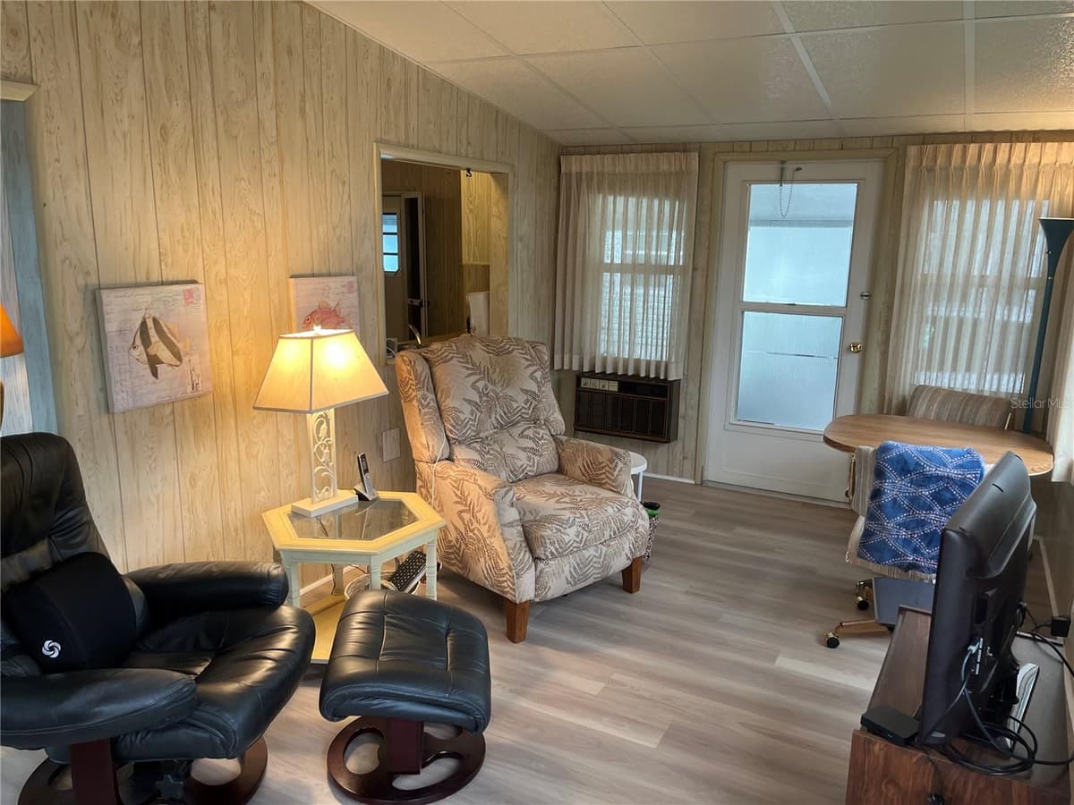 626 CERVINA DRIVE — photo 24 of 43