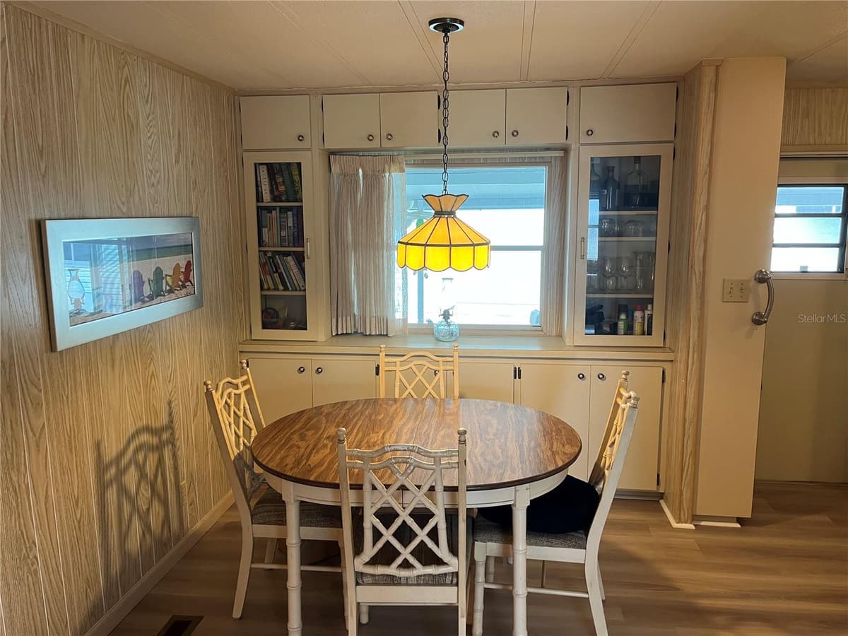 626 CERVINA DRIVE — photo 12 of 43