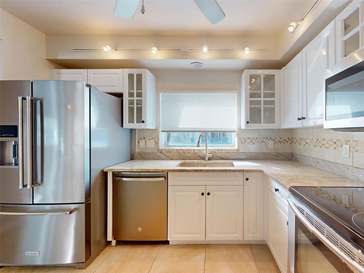 5300 ATLANTIC AVENUE — photo 15 of 50