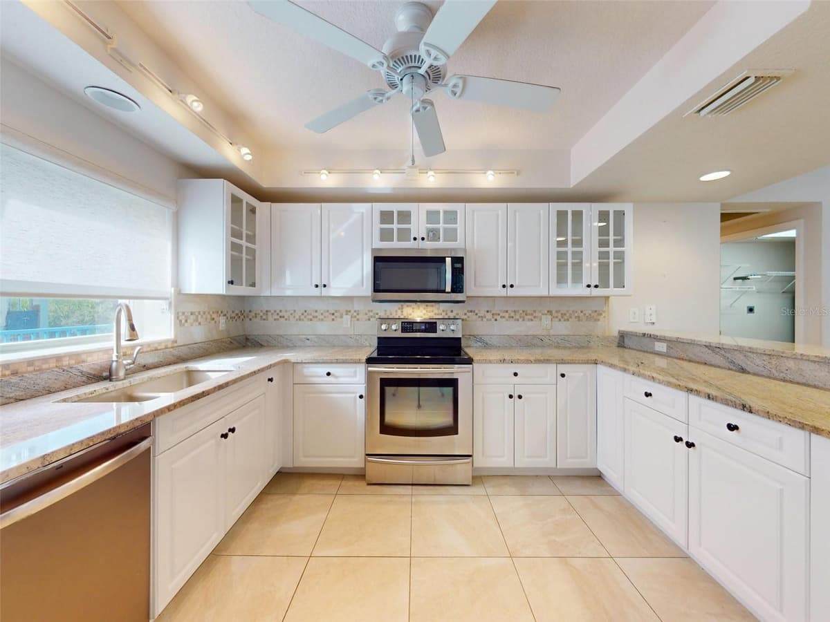 5300 ATLANTIC AVENUE — photo 17 of 50