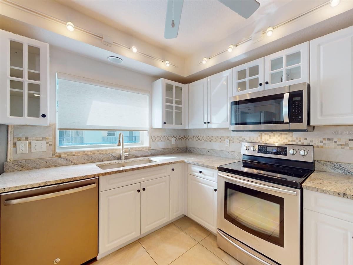 5300 ATLANTIC AVENUE — photo 14 of 50
