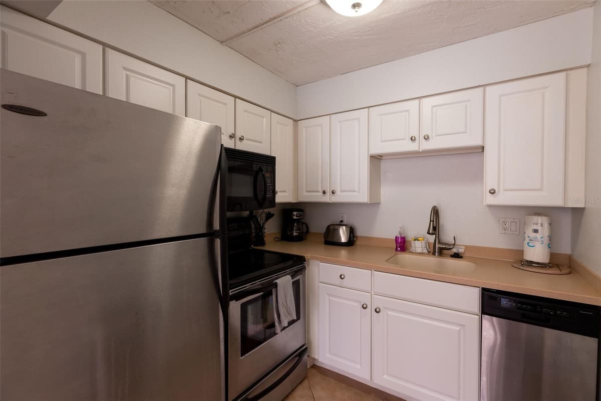 102 39TH STREET — photo 19 of 38