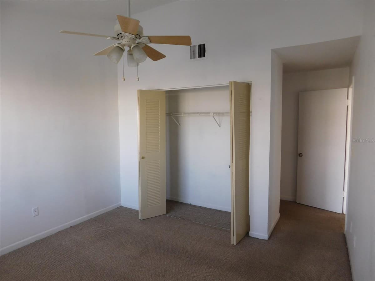 2540 WOODGATE BOULEVARD — photo 25 of 38