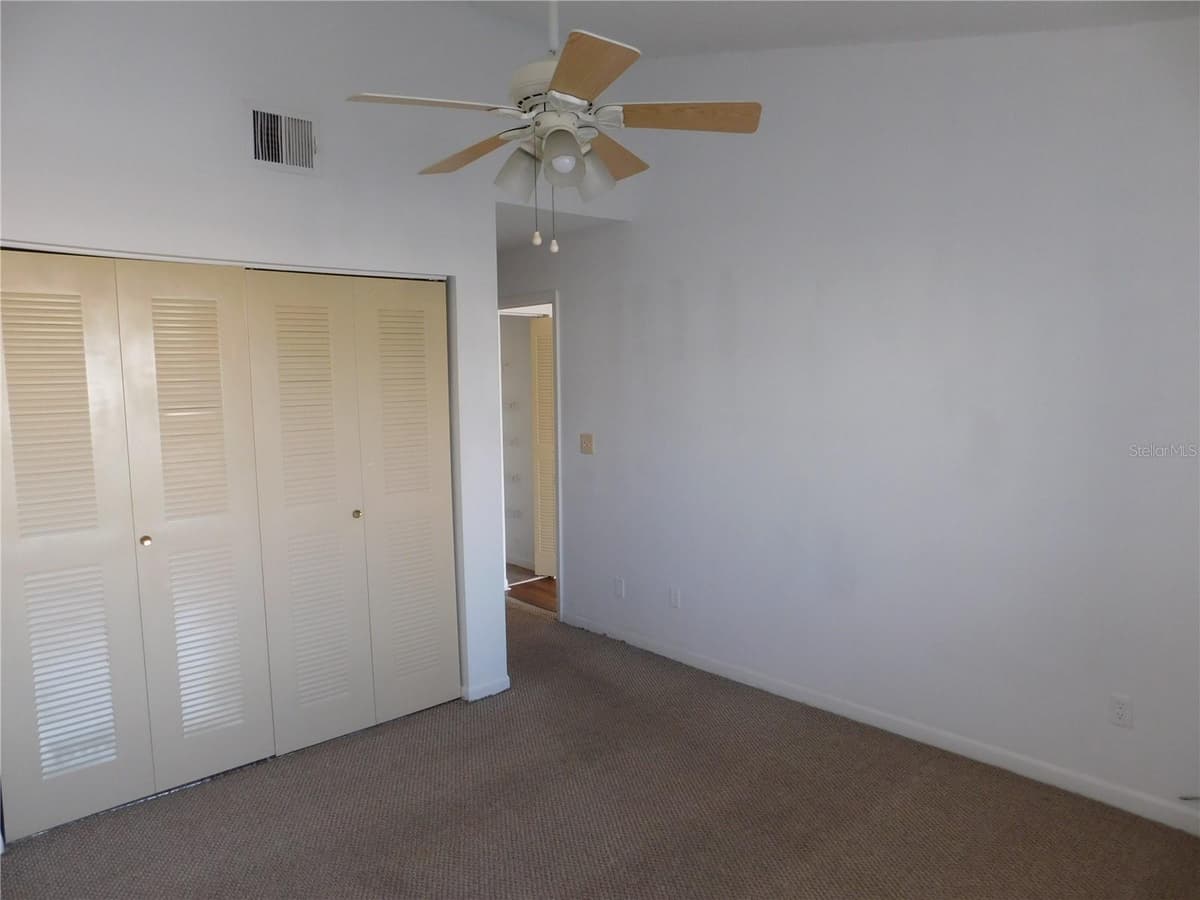 2540 WOODGATE BOULEVARD — photo 21 of 38