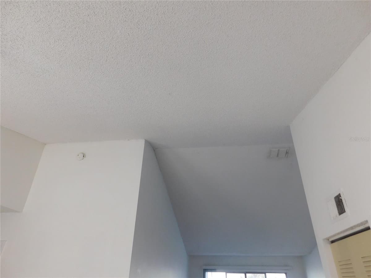 2540 WOODGATE BOULEVARD — photo 23 of 38