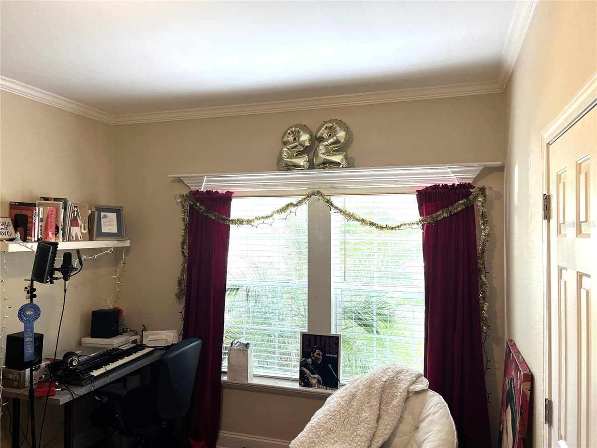 8529 KENTON ROAD — photo 16 of 51