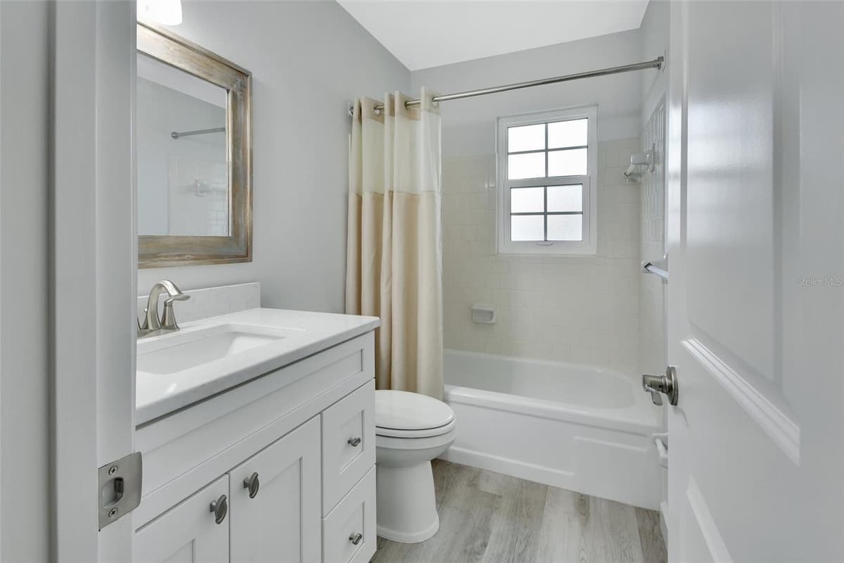 217 HILL AVENUE — photo 18 of 26
