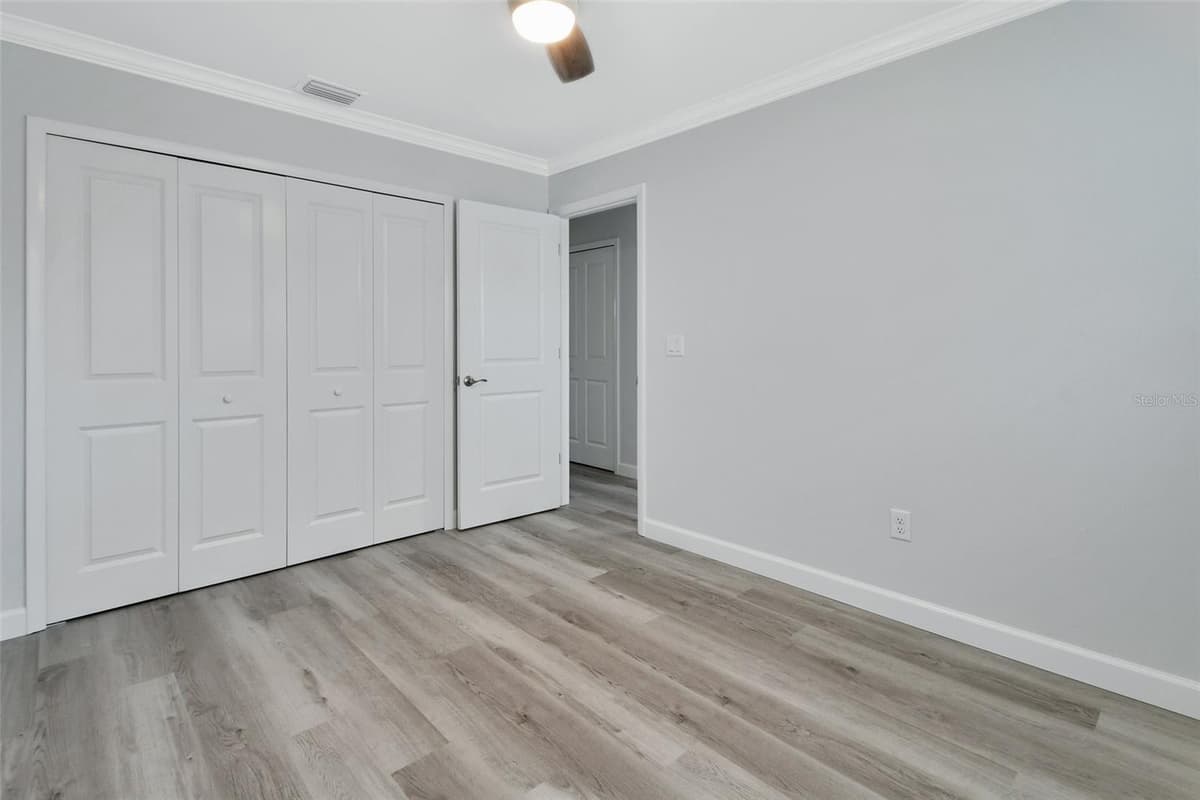 217 HILL AVENUE — photo 16 of 26