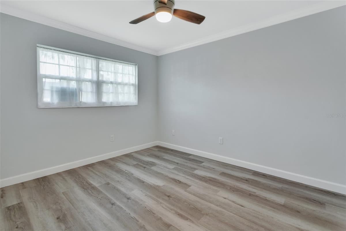 217 HILL AVENUE — photo 17 of 26