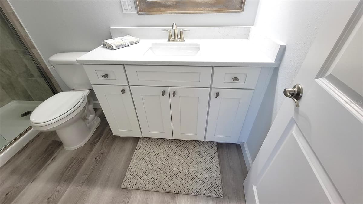 217 HILL AVENUE — photo 14 of 26