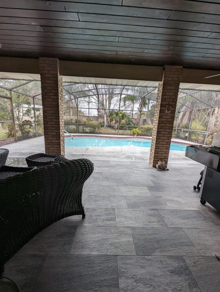 72 SPRING LAKE DRIVE — photo 4 of 20