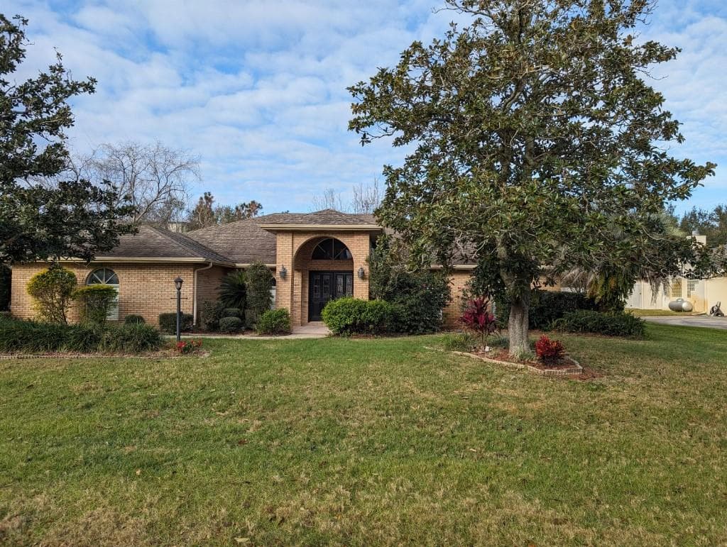 72 SPRING LAKE DRIVE — photo 2 of 20