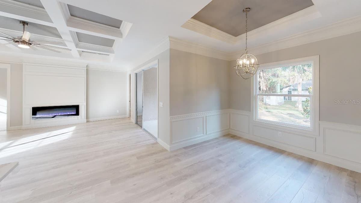 5221 SAN MATEO DRIVE — photo 9 of 12