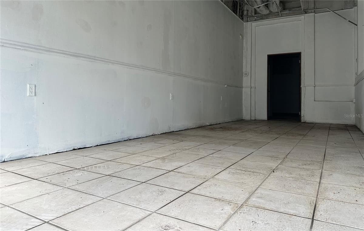 58 MUÑOZ RIVERA ESQ CORCHADO — photo 6 of 8