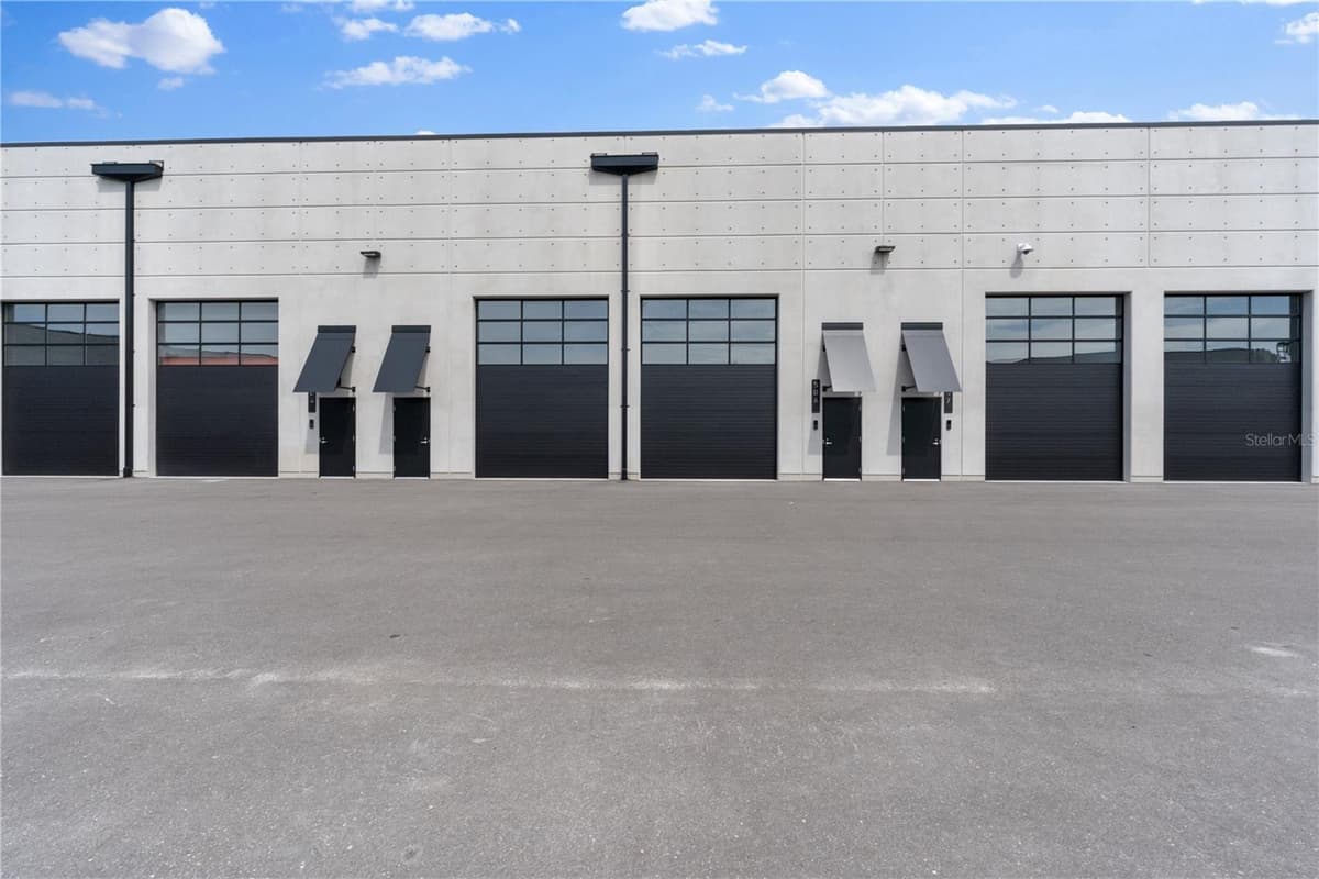 6500 MOTOR ENCLAVE WAY — photo 4 of 34