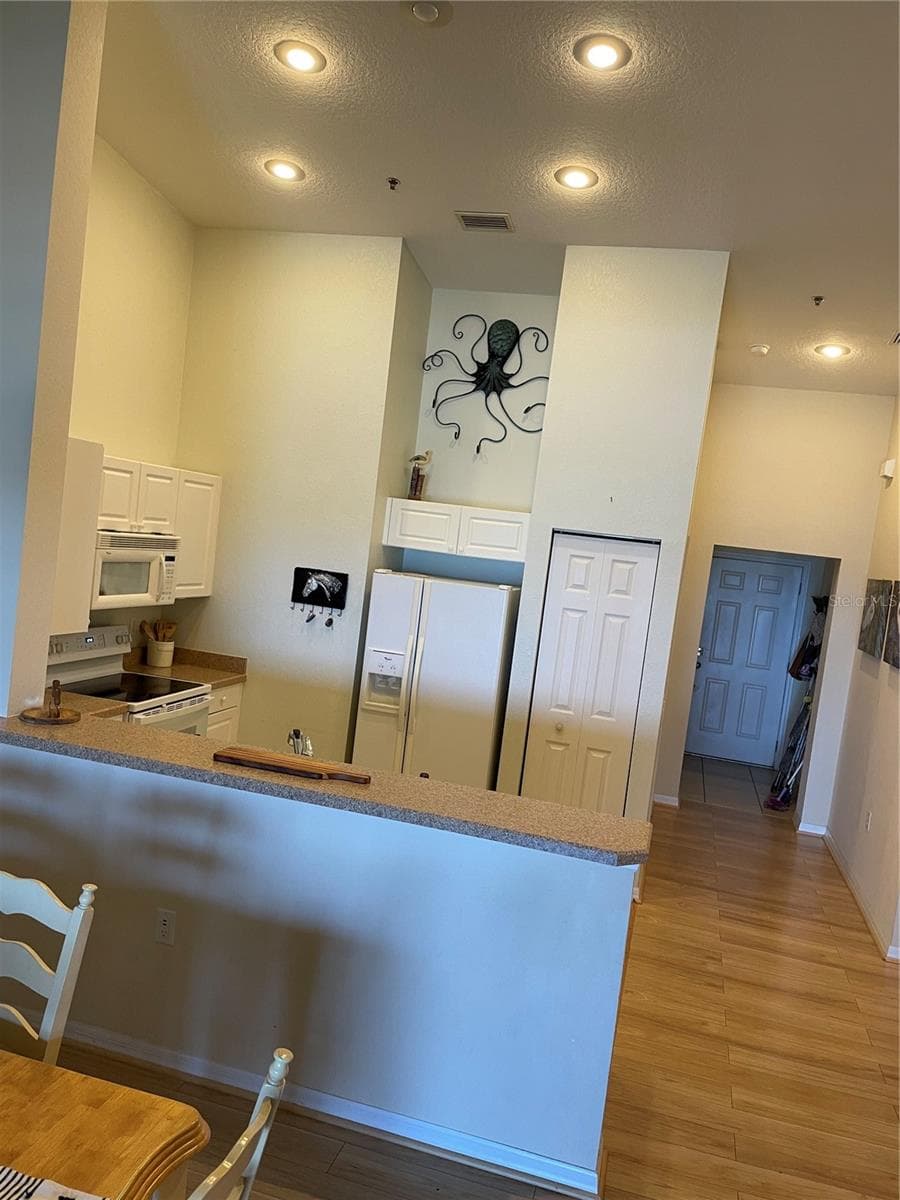 3651 CENTRAL AVE — photo 14 of 42