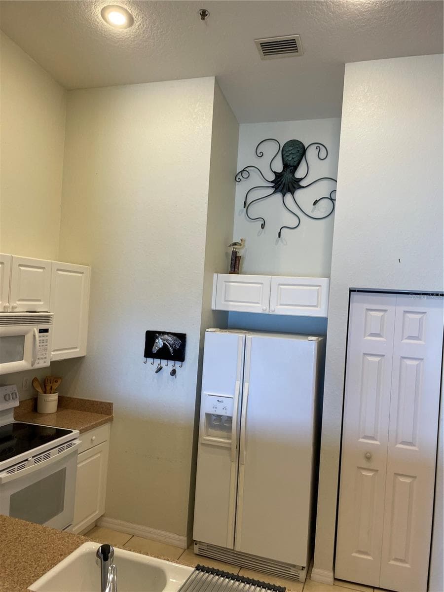 3651 CENTRAL AVE — photo 15 of 42