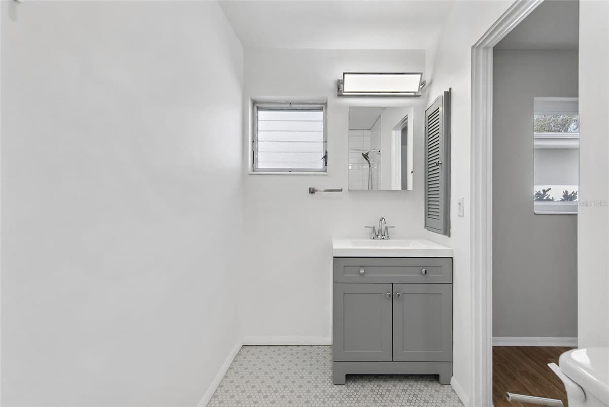3915 SCHWALBE DRIVE — photo 11 of 16