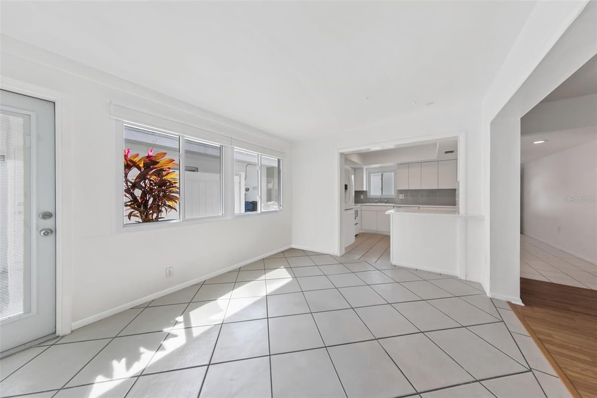 3915 SCHWALBE DRIVE — photo 9 of 16