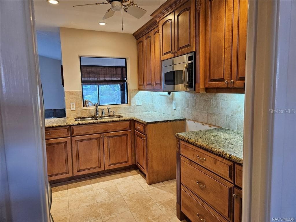11684 SUNNYBROOK COURT — photo 15 of 33