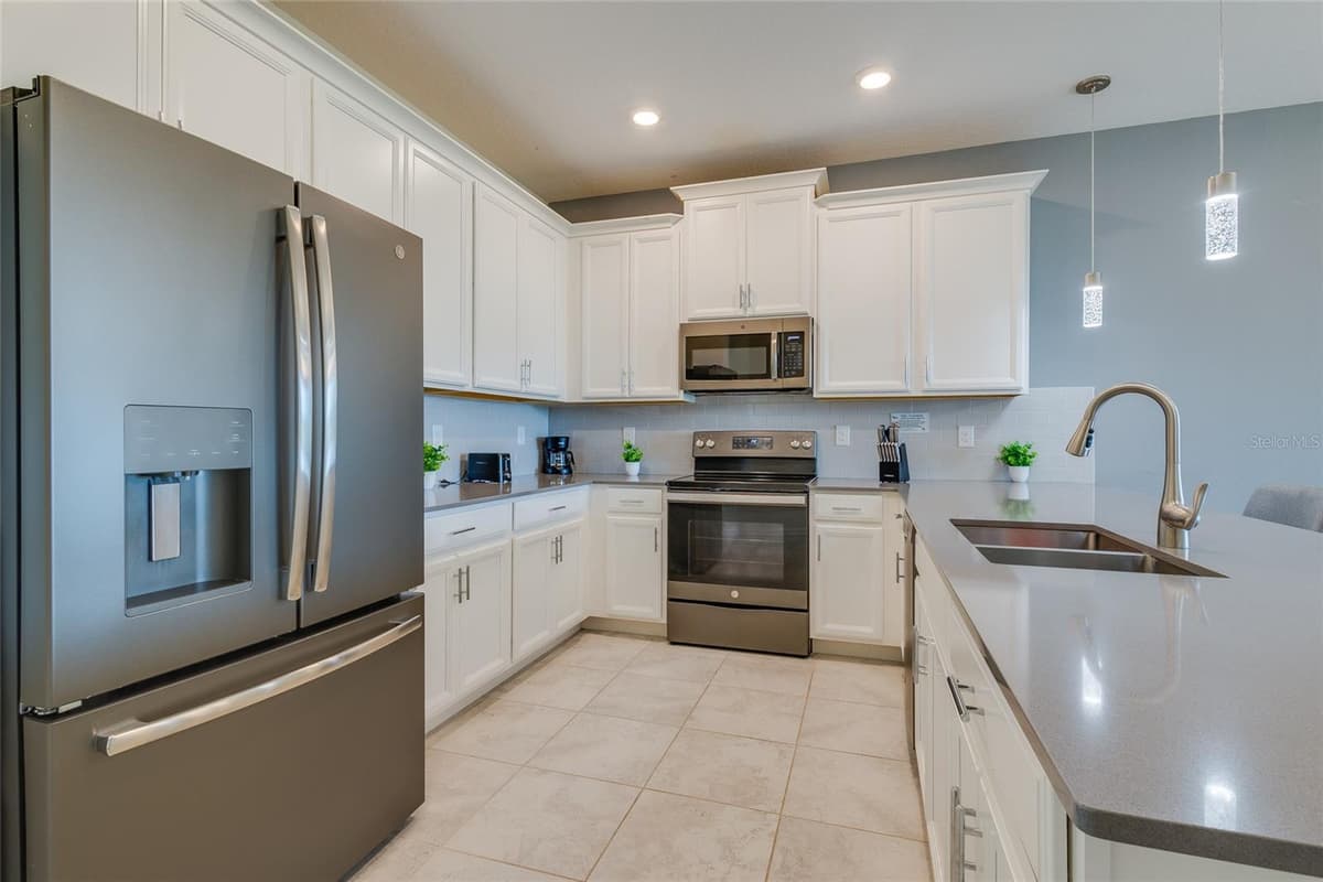 815 OCEAN COURSE AVENUE — photo 11 of 38
