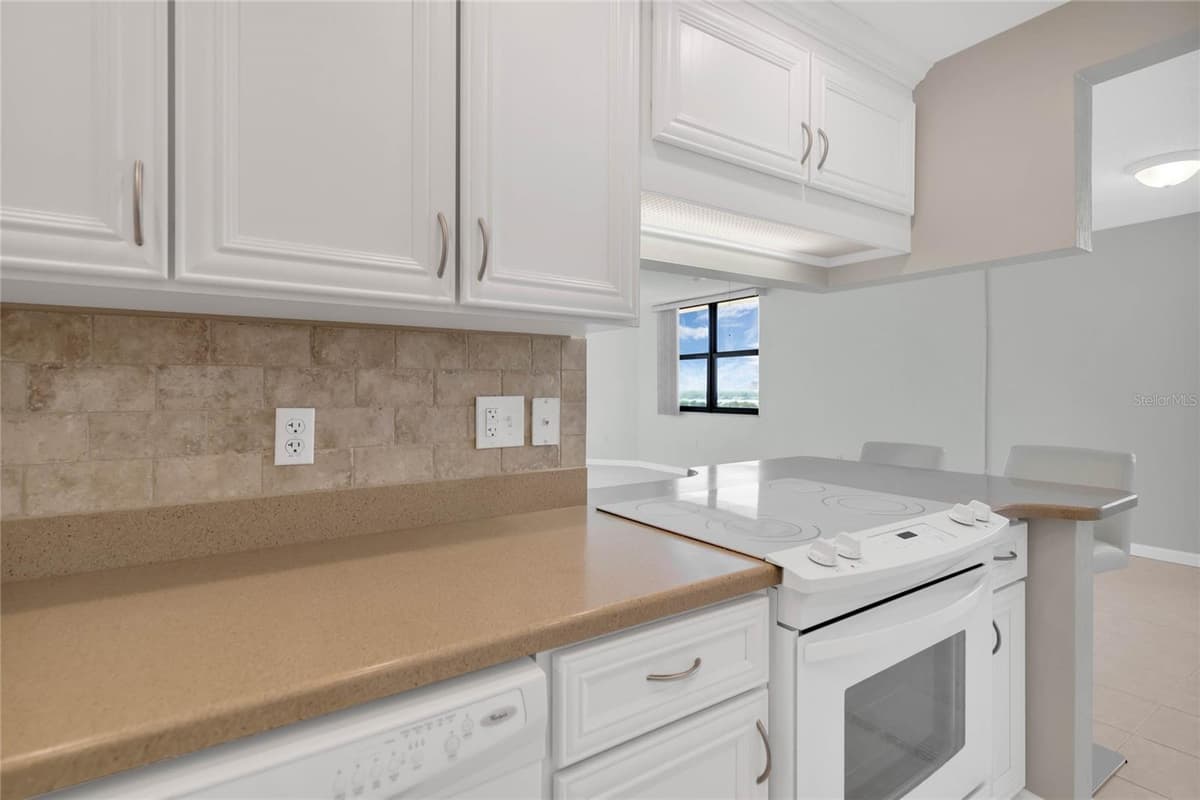 1415 OCEAN SHORE BOULEVARD — photo 3 of 45