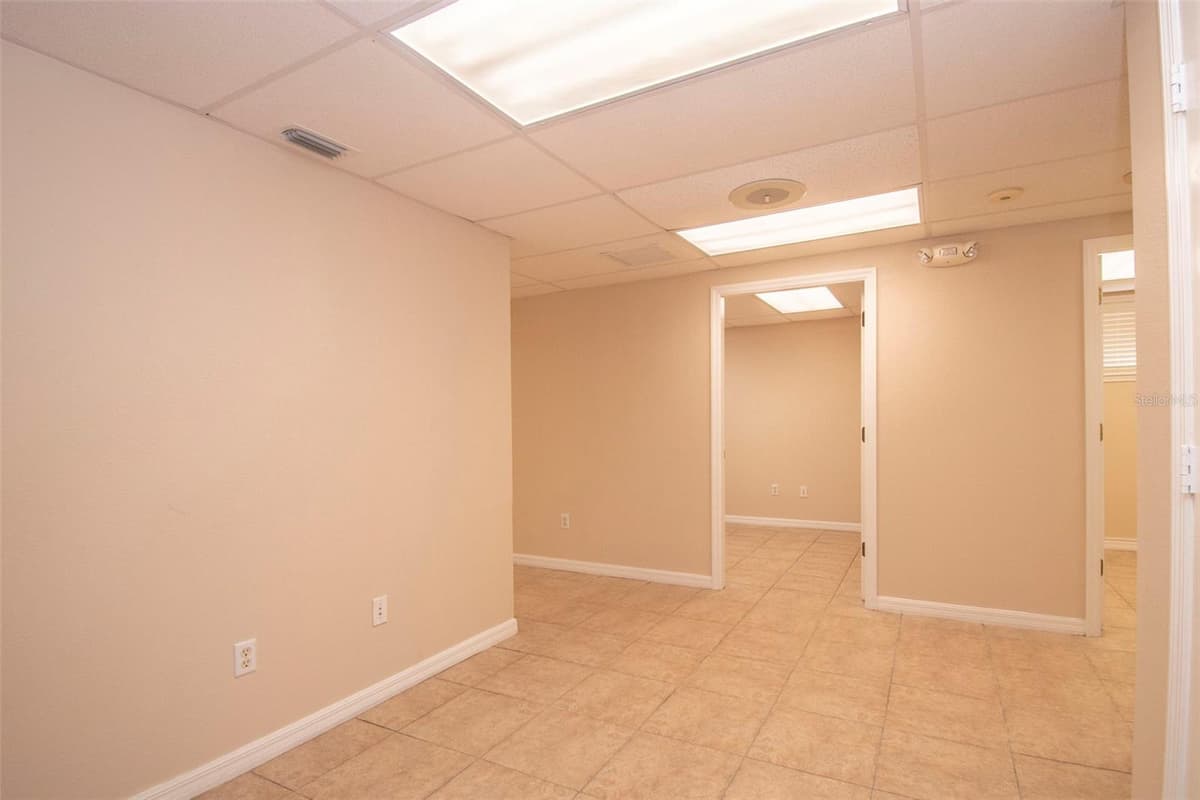 3221 TAMIAMI TRL — photo 7 of 45