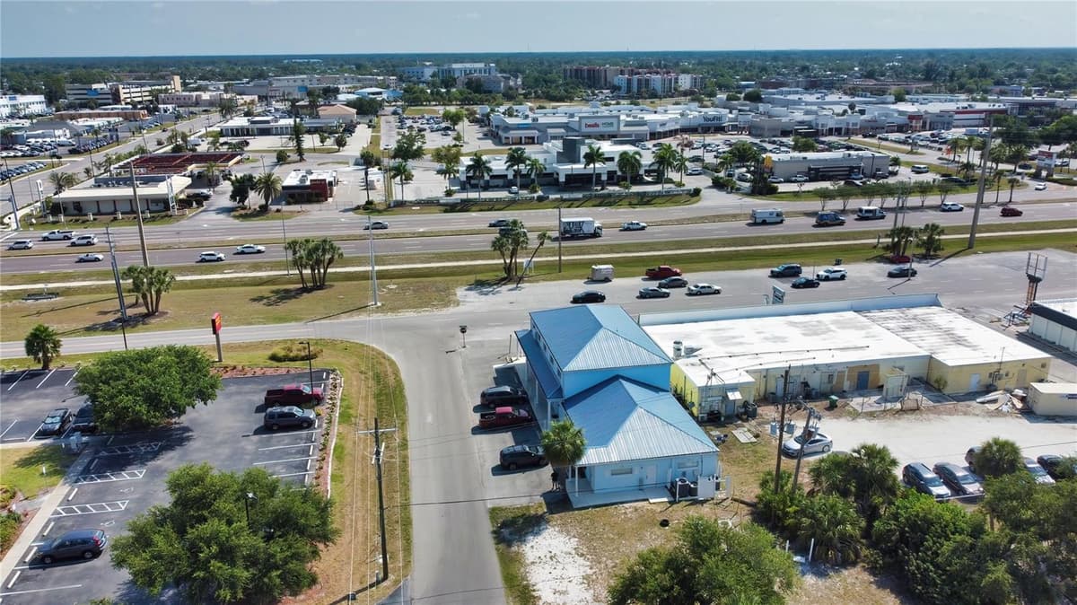 3221 TAMIAMI TRL — photo 42 of 45