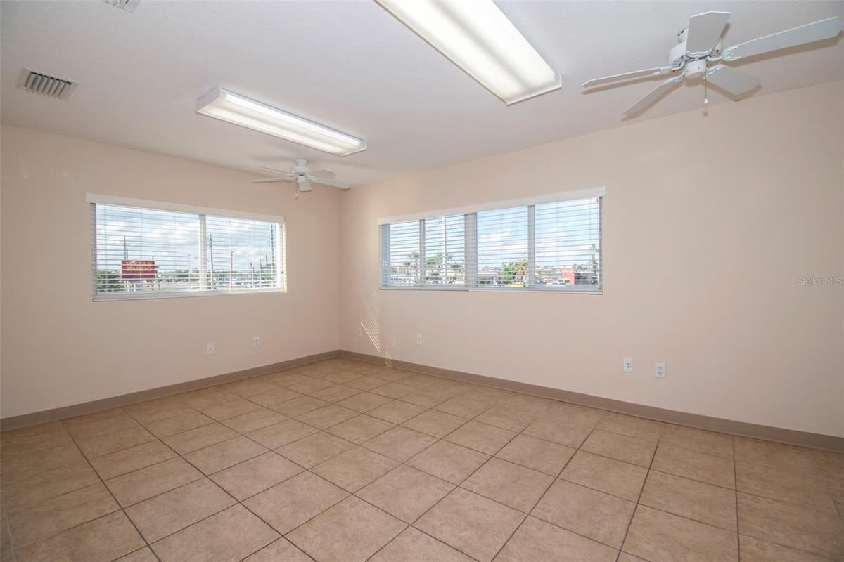 3221 TAMIAMI TRL — photo 26 of 45
