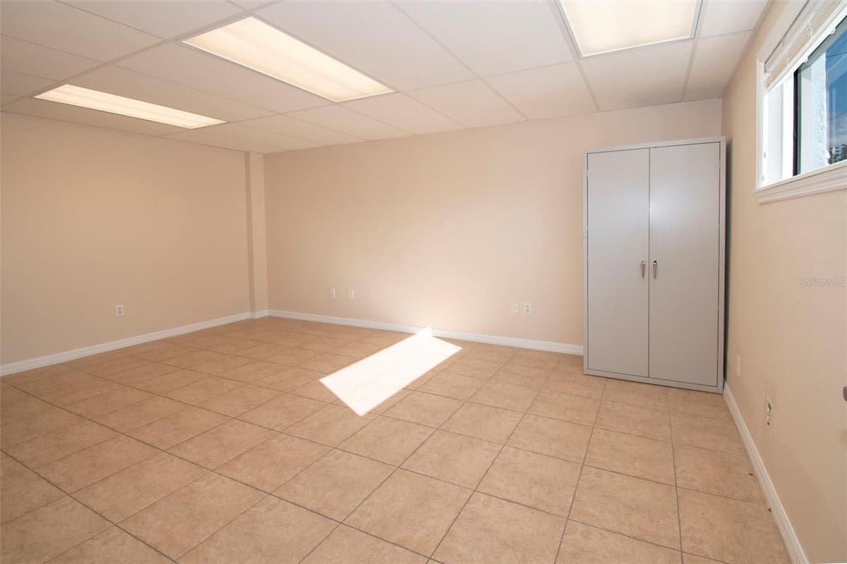 3221 TAMIAMI TRL — photo 13 of 45