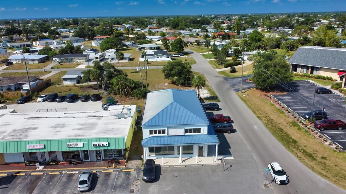 3221 TAMIAMI TRL — photo 40 of 45