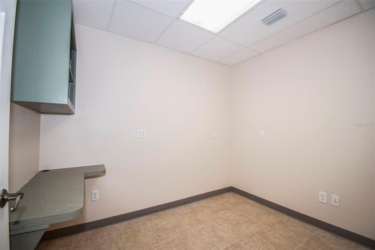3221 TAMIAMI TRL — photo 15 of 45