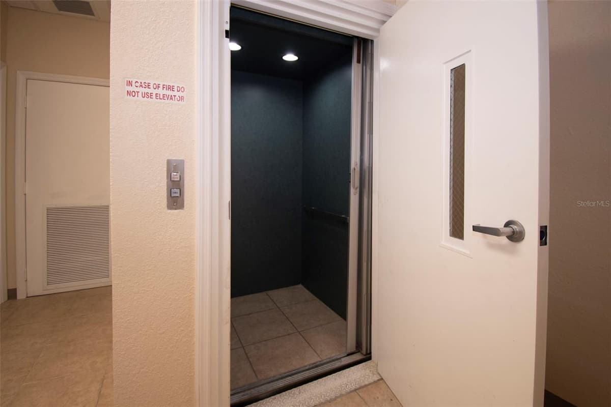 3221 TAMIAMI TRL — photo 5 of 45