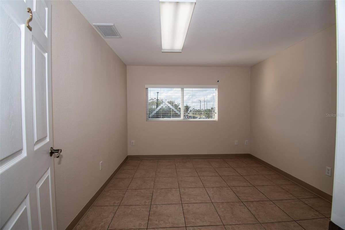 3221 TAMIAMI TRL — photo 22 of 45