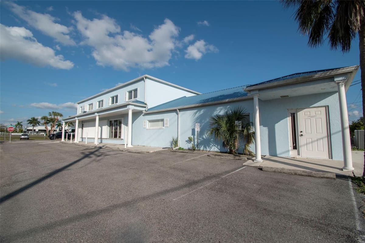 3221 TAMIAMI TRL — photo 30 of 45